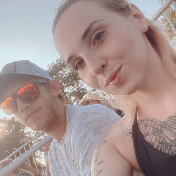 Meet your Posh Ambassador Samantha & Joshua 🦒 - Picture 4 of 10